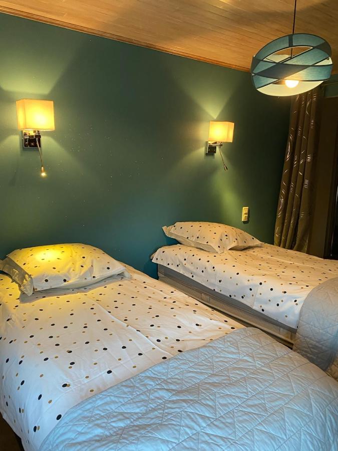 Une Evidence Tendance Et Design Ornans Luaran gambar